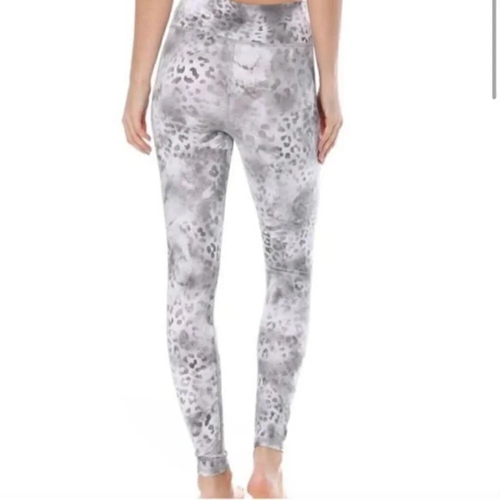 Evolution and Creation The Mia Legging White Gray Snow Leopard Animal Sz M